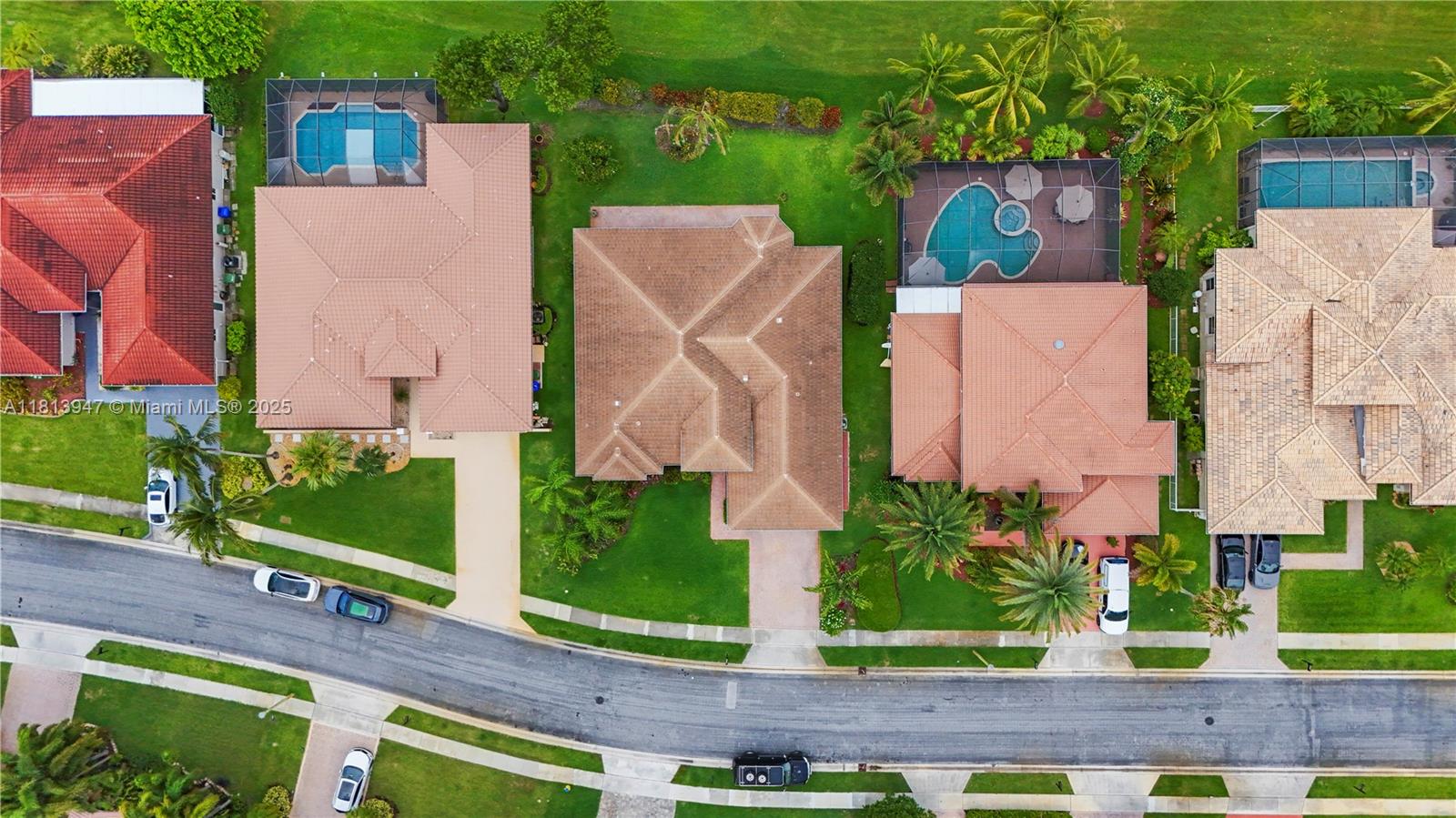 HOLLYWOOD LAKES COUNTRY C - Residential
