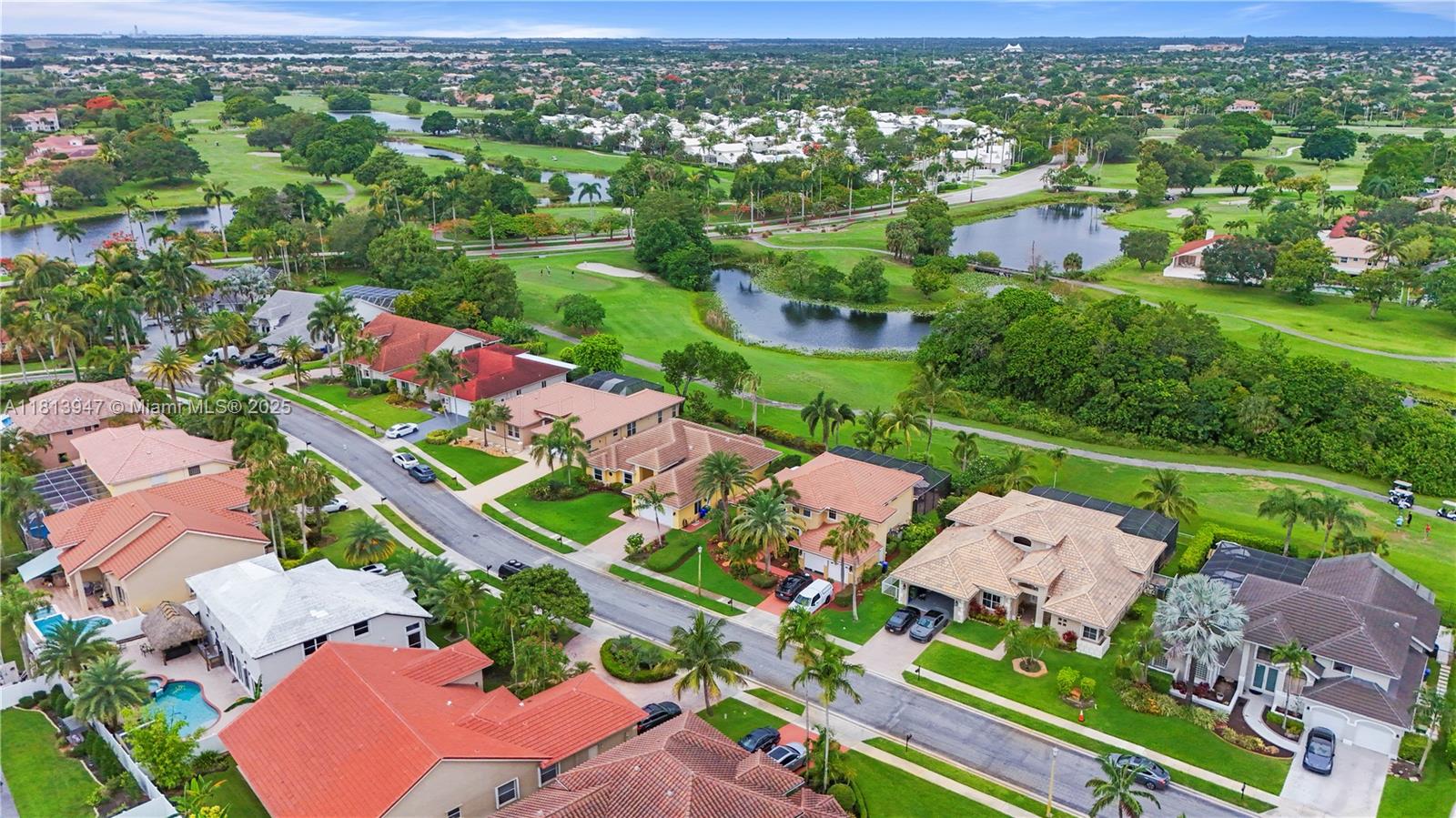 HOLLYWOOD LAKES COUNTRY C - Residential