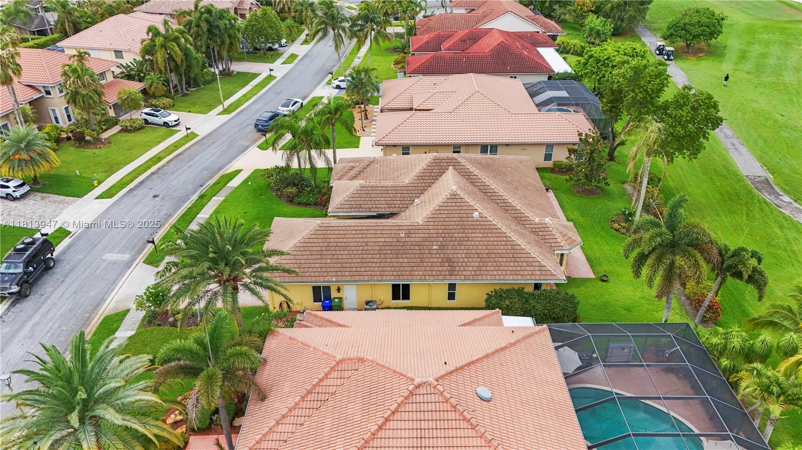 HOLLYWOOD LAKES COUNTRY C - Residential
