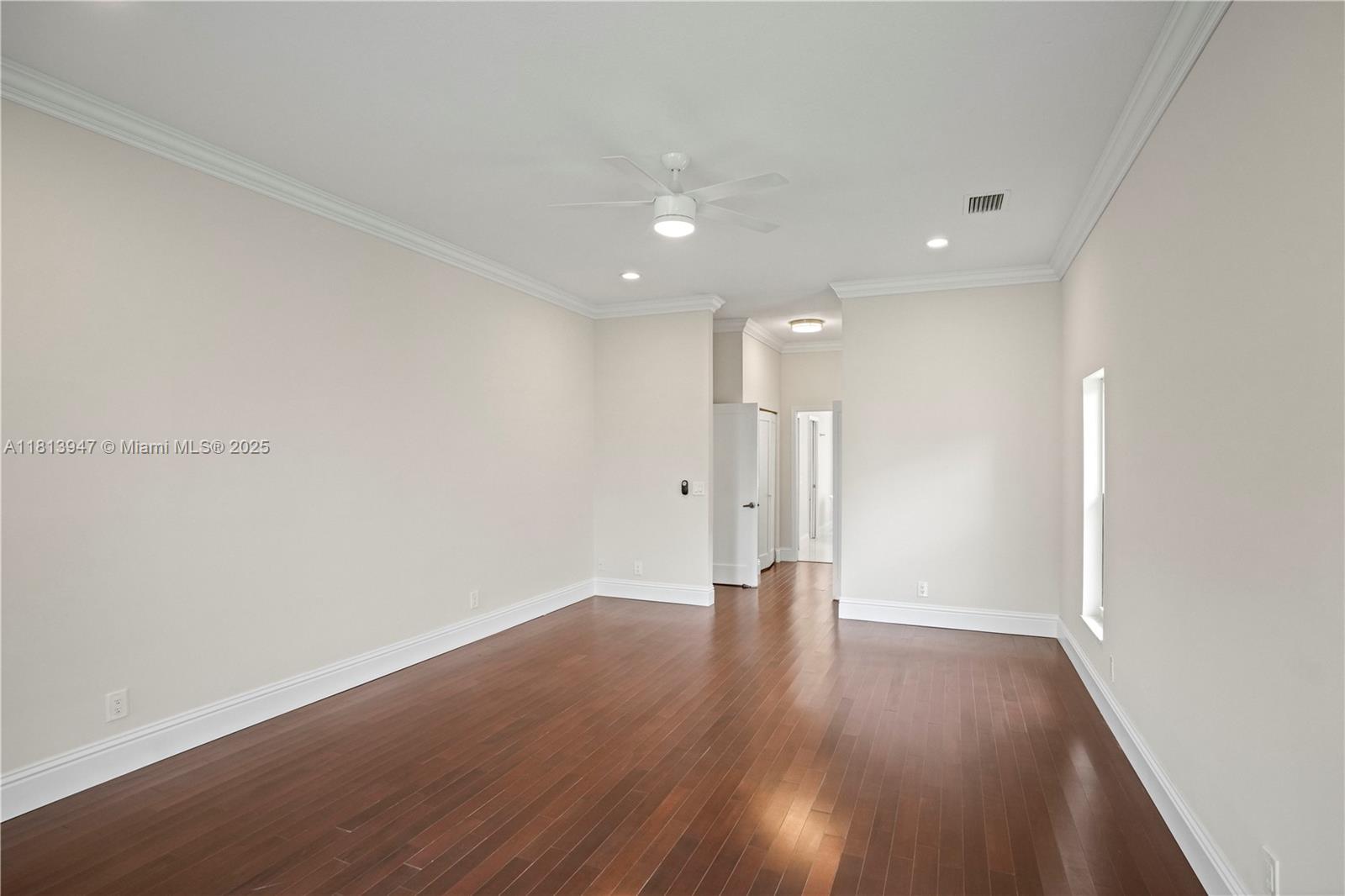 HOLLYWOOD LAKES COUNTRY C - Residential