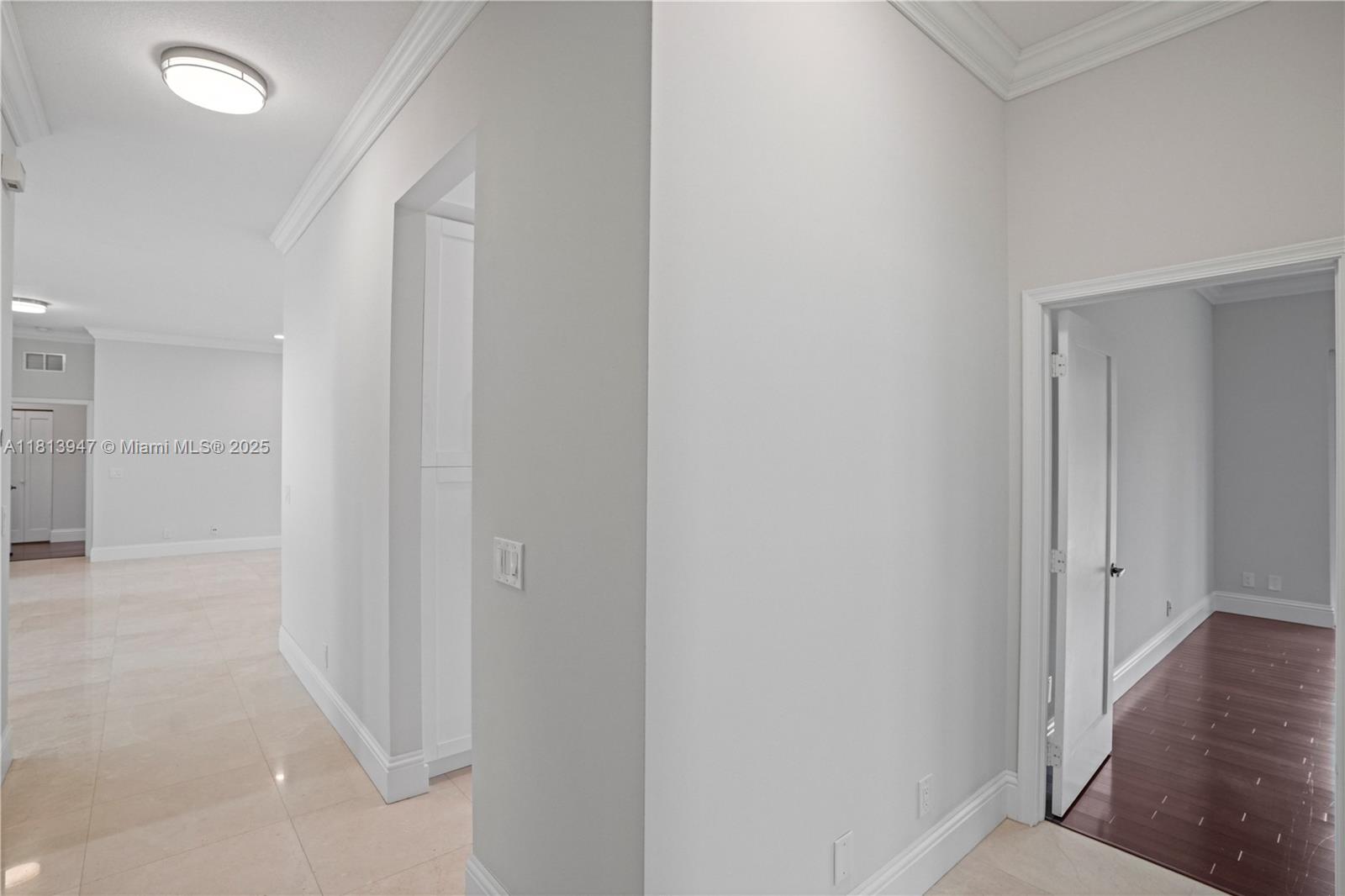 HOLLYWOOD LAKES COUNTRY C - Residential