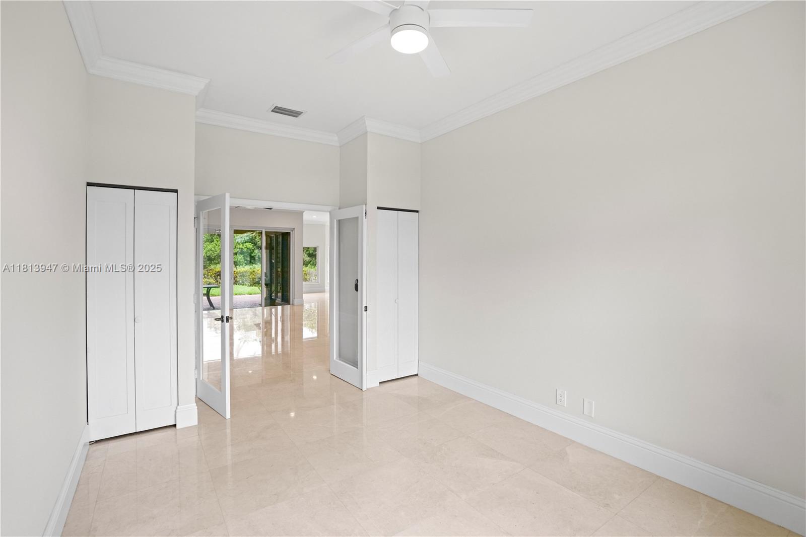 HOLLYWOOD LAKES COUNTRY C - Residential