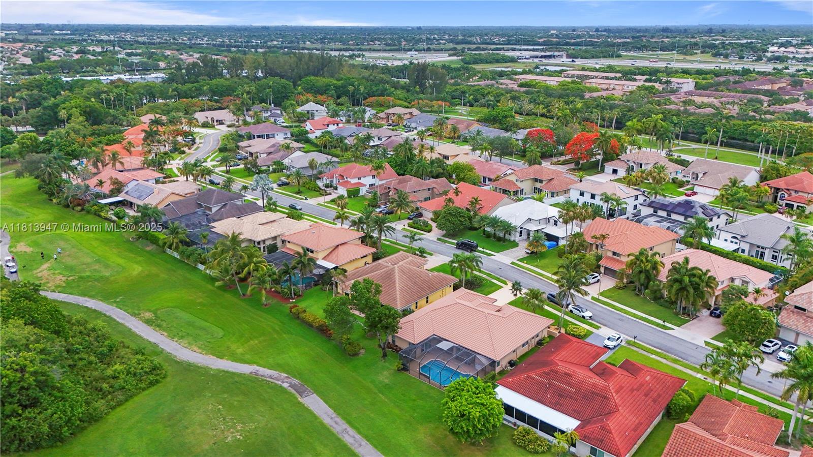 HOLLYWOOD LAKES COUNTRY C - Residential