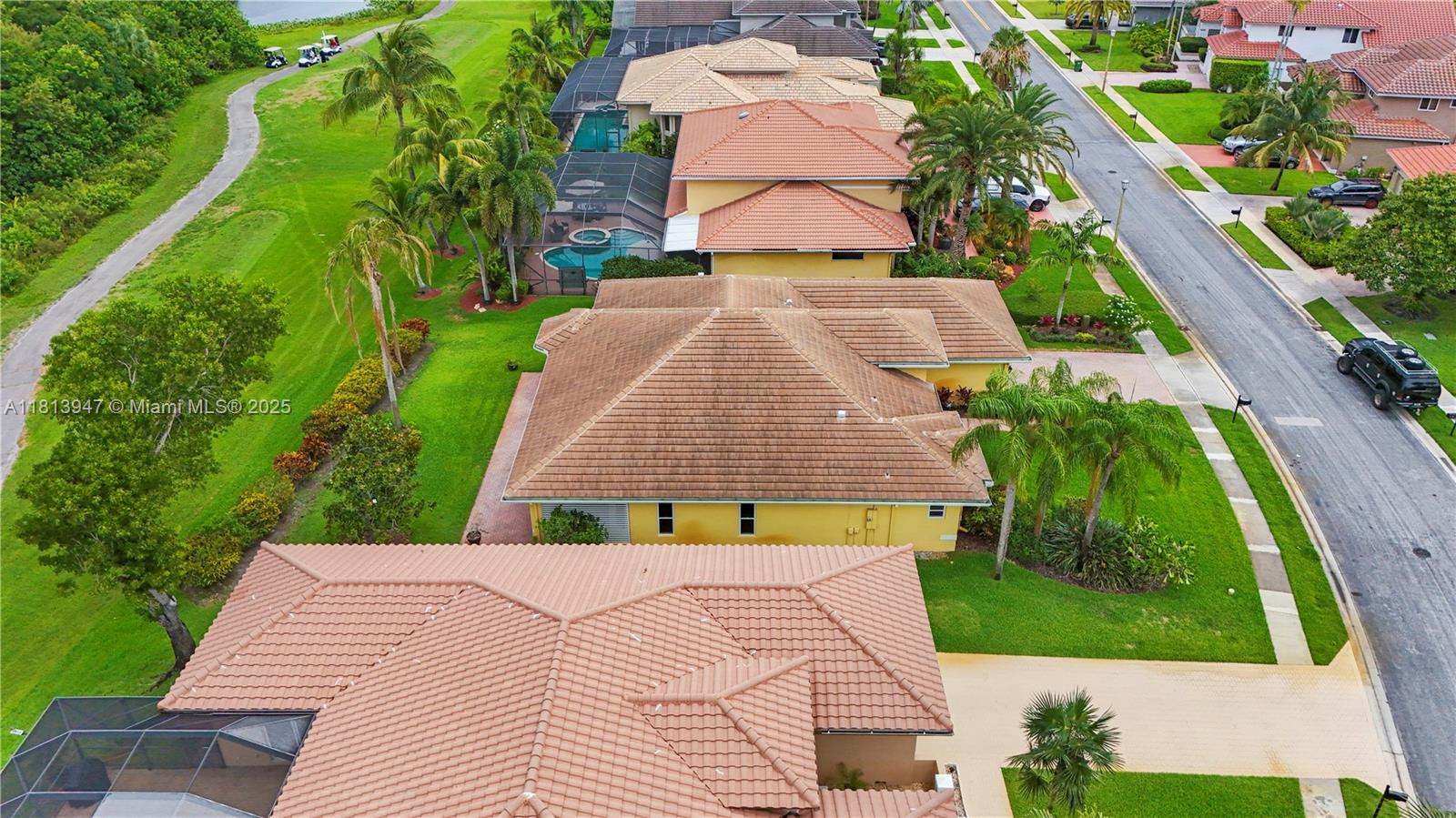 HOLLYWOOD LAKES COUNTRY C - Residential