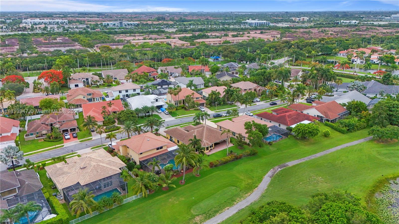 HOLLYWOOD LAKES COUNTRY C - Residential