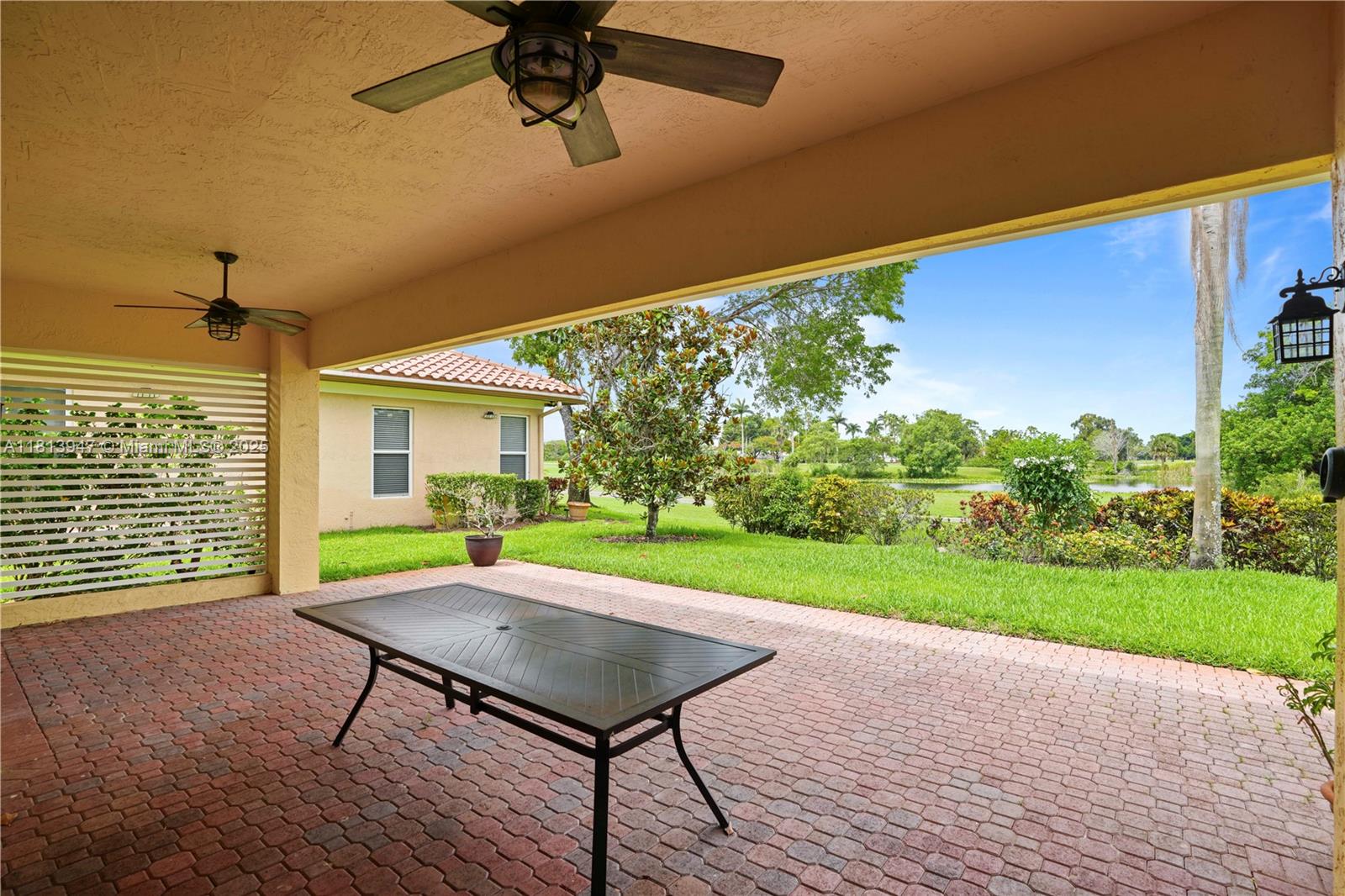HOLLYWOOD LAKES COUNTRY C - Residential