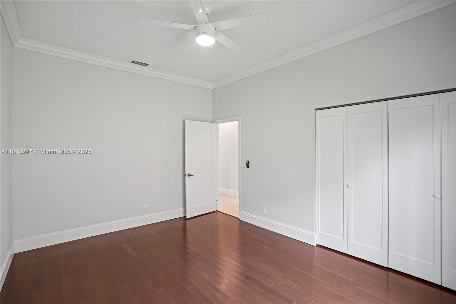 HOLLYWOOD LAKES COUNTRY C - Residential