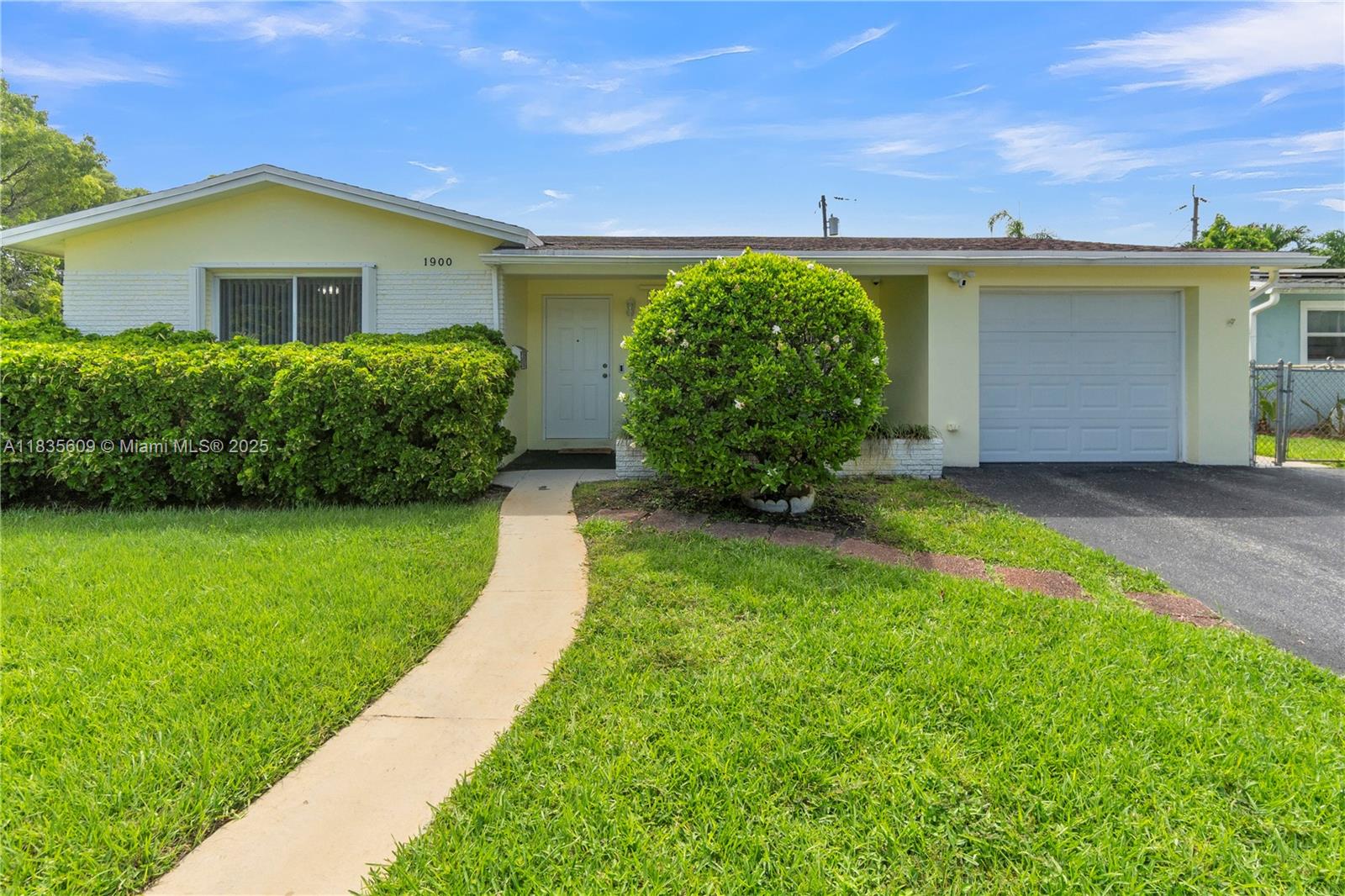 1900 N 31st Ave, Hollywood, FL, 33021/$530,000 1 1900 N 31st Ave