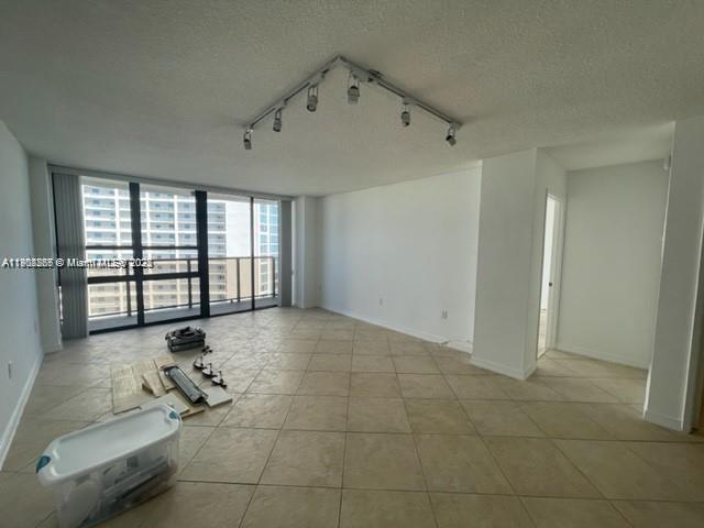 CHARTER CLUB CONDO - Residential Lease
