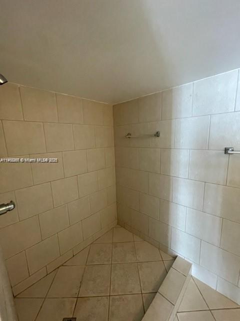 CHARTER CLUB CONDO - Residential Lease