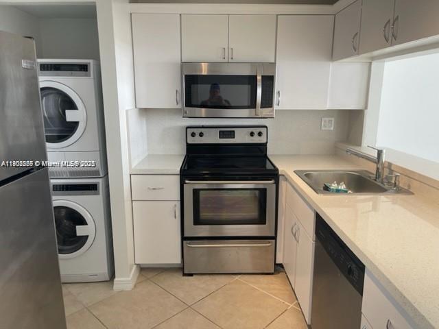 CHARTER CLUB CONDO - Residential Lease