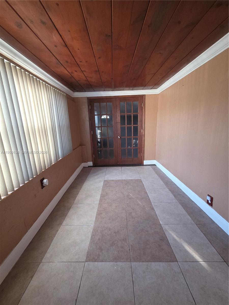 SYROLA PINES - Residential