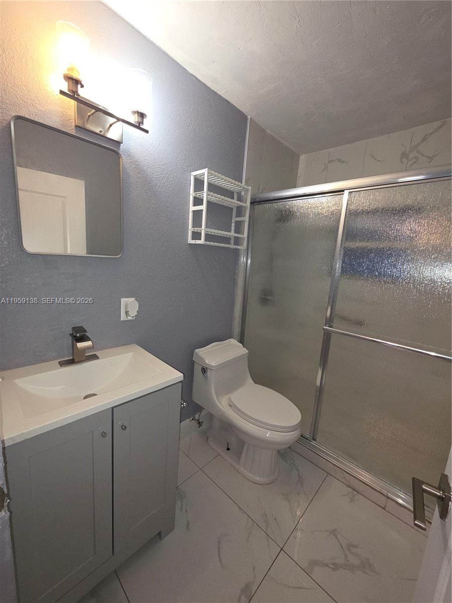 SYROLA PINES - Residential