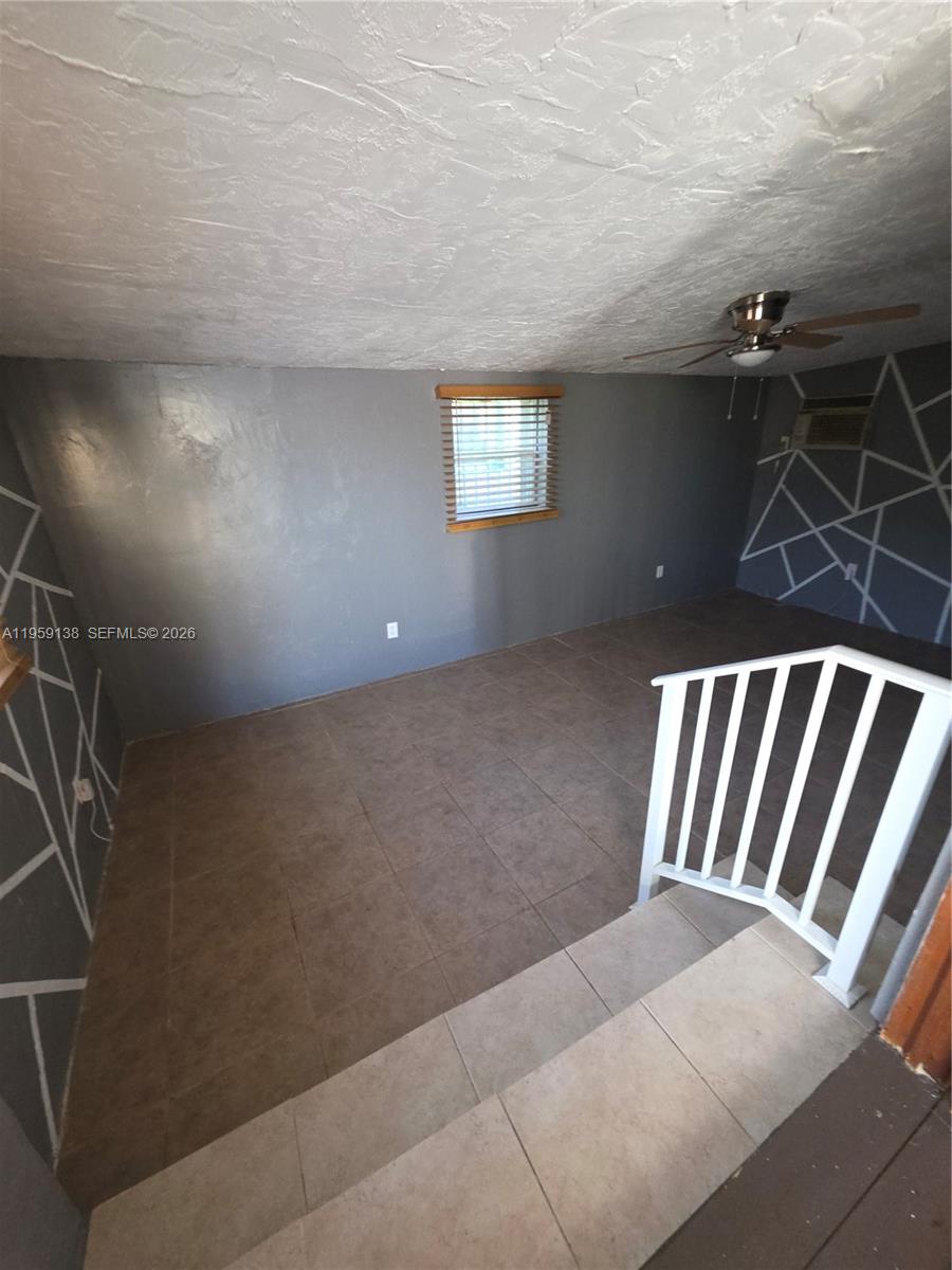 SYROLA PINES - Residential