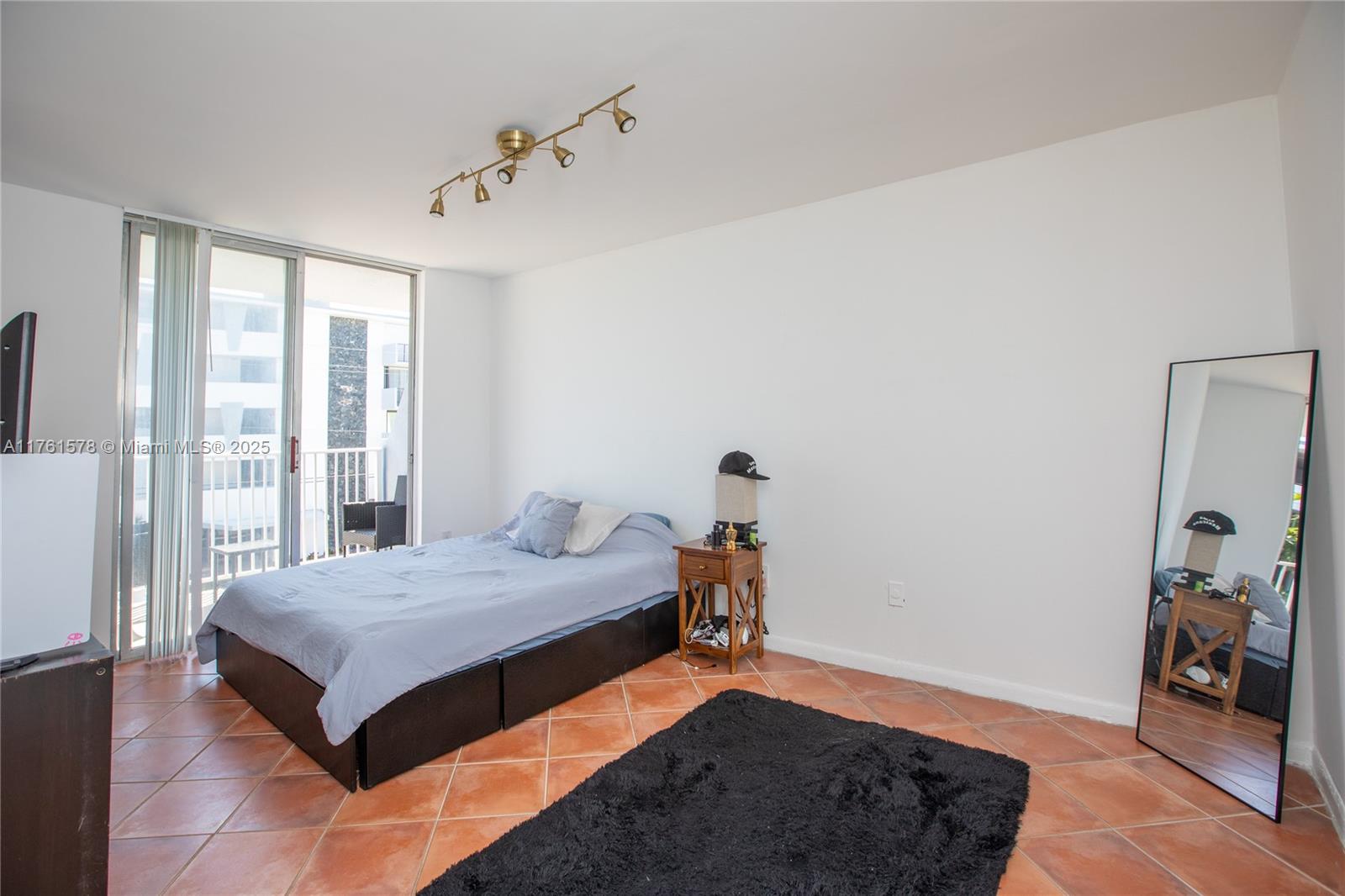 NORTH BAY VILLAS CONDO - Residential