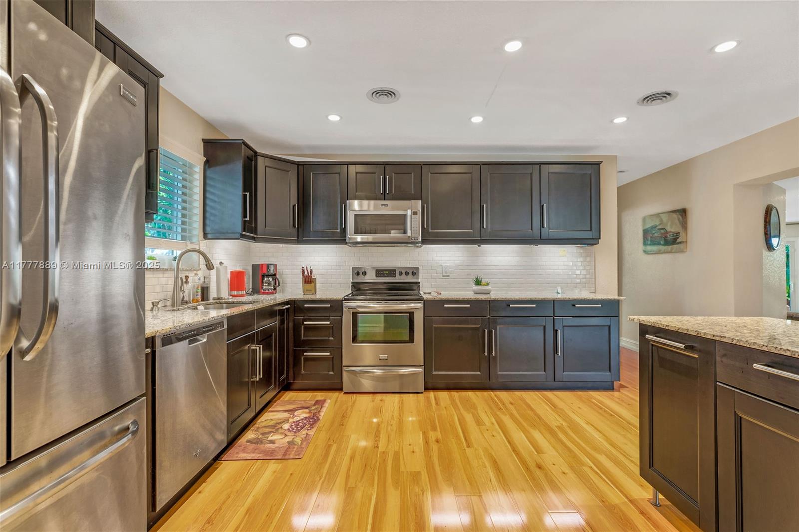 IMPERIAL POINT 2 SEC - Residential