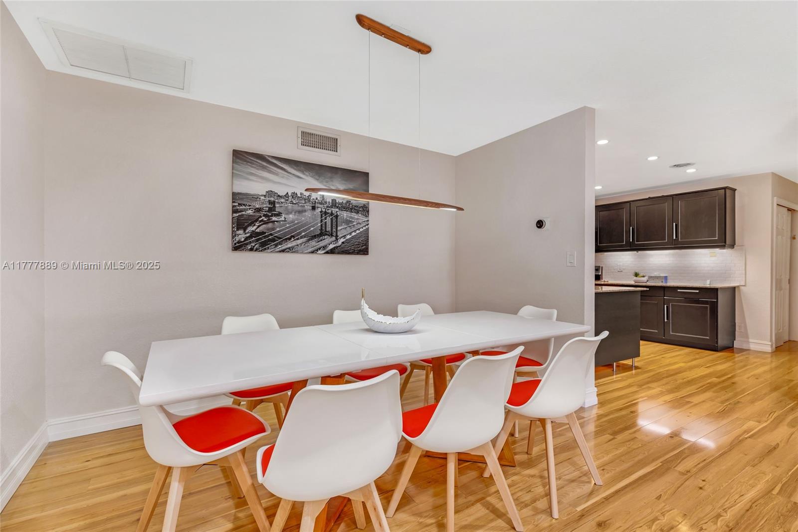IMPERIAL POINT 2 SEC - Residential