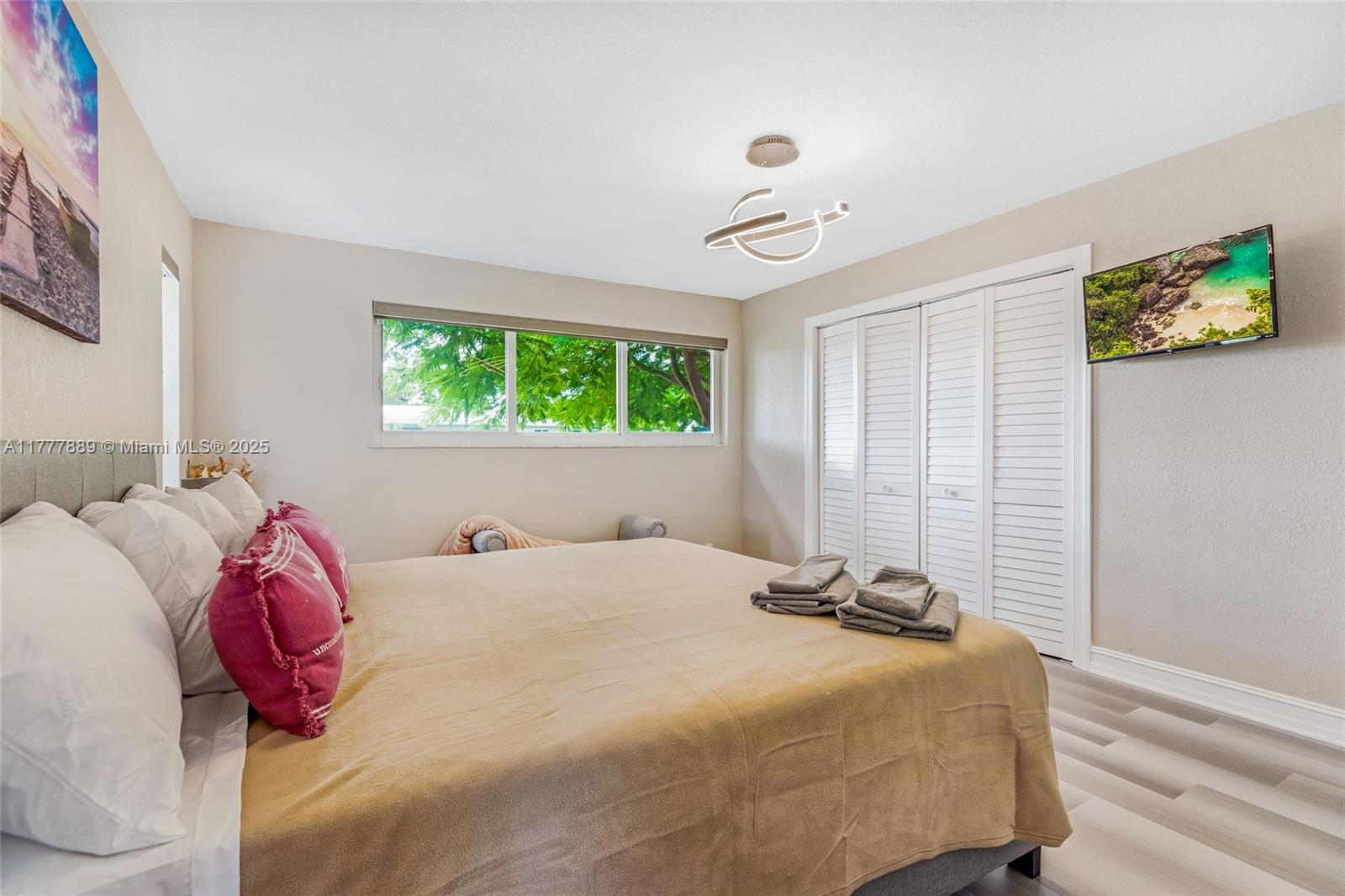 IMPERIAL POINT 2 SEC - Residential