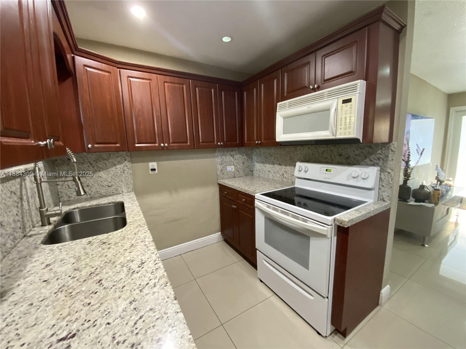 BUNCHE PARK - Residential