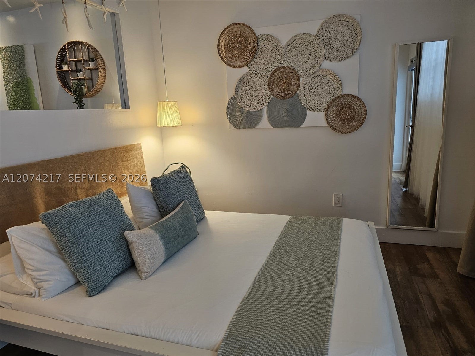 751 Collins Ave 3