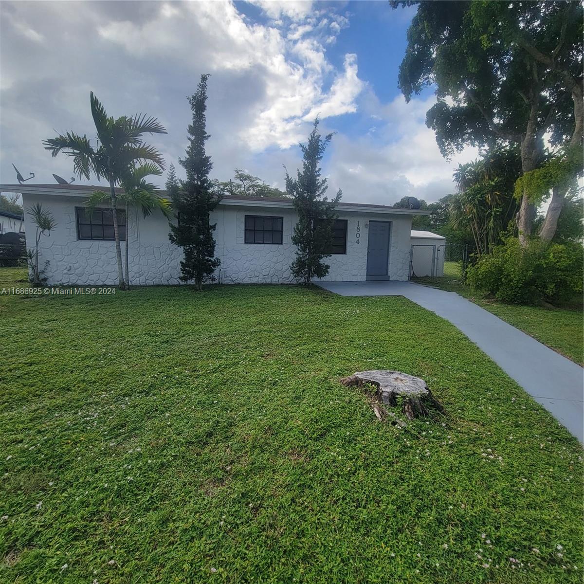 1804 Nw 15th Ct Ct, Fort Lauderdale, Broward County, Florida - 4 Bedrooms  
2 Bathrooms - 