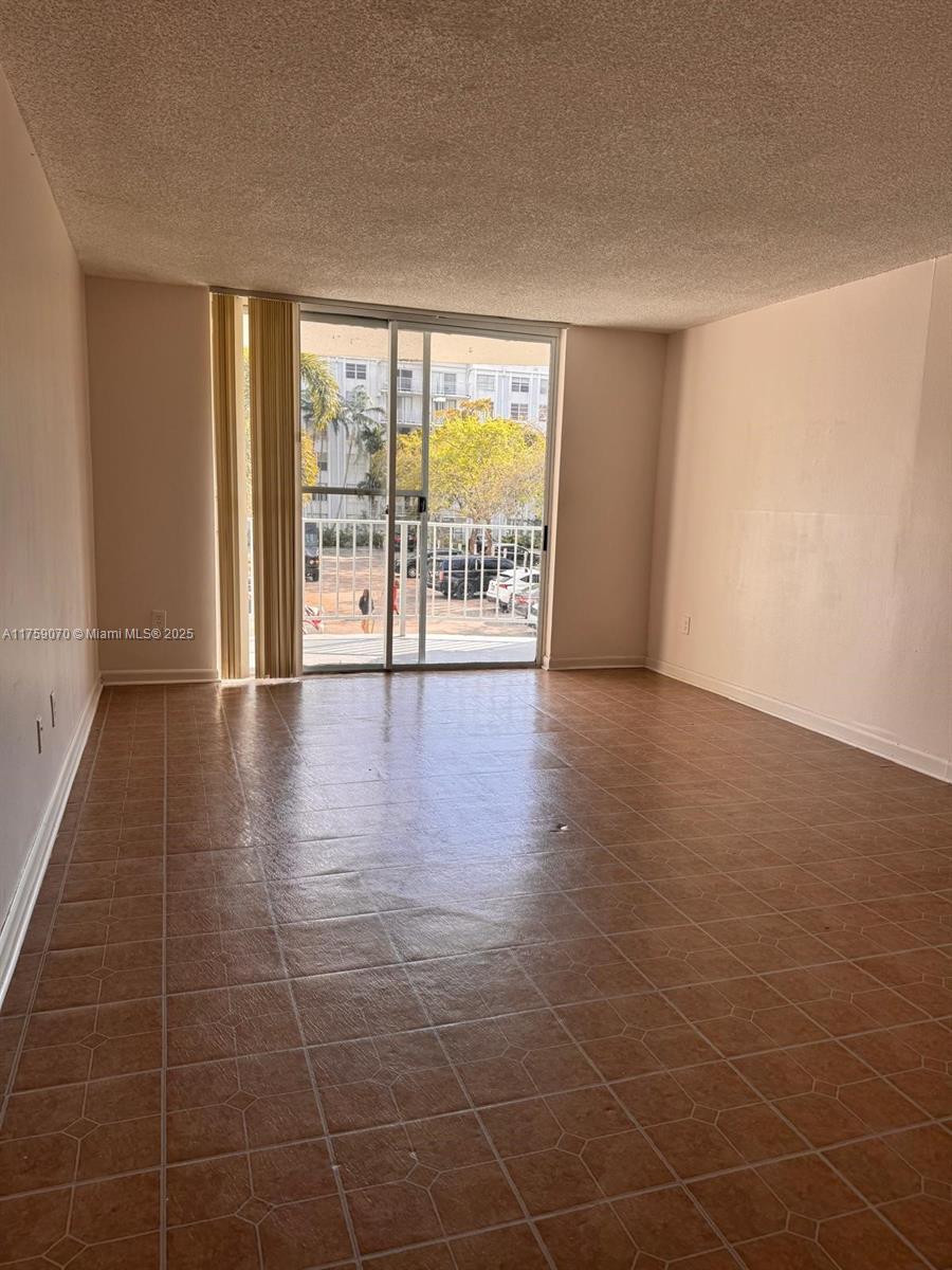 484 NW 165th St Rd A214