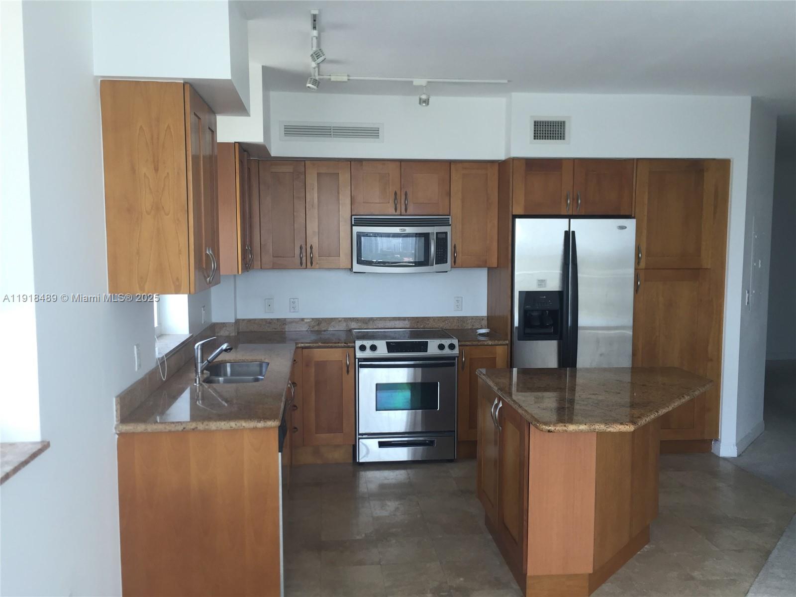 DUO CONDOMINIUM WEST - Residential