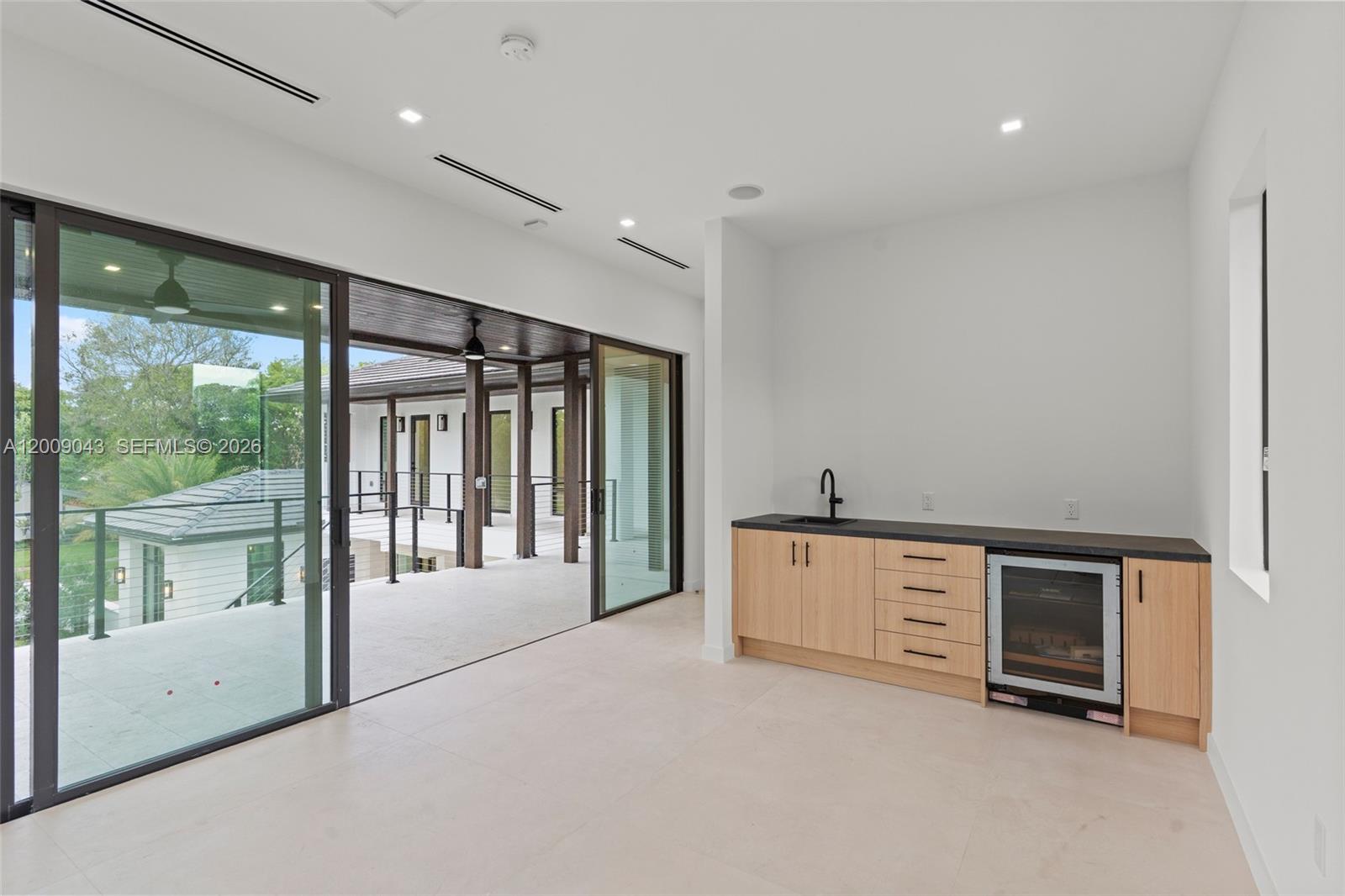 CORAL ESTATES - Residential