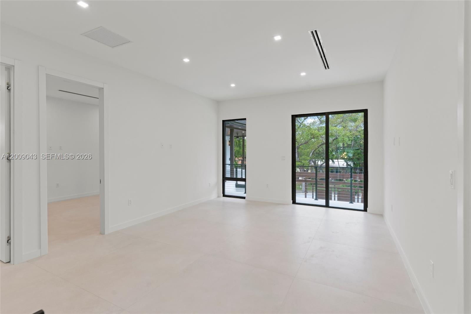 CORAL ESTATES - Residential