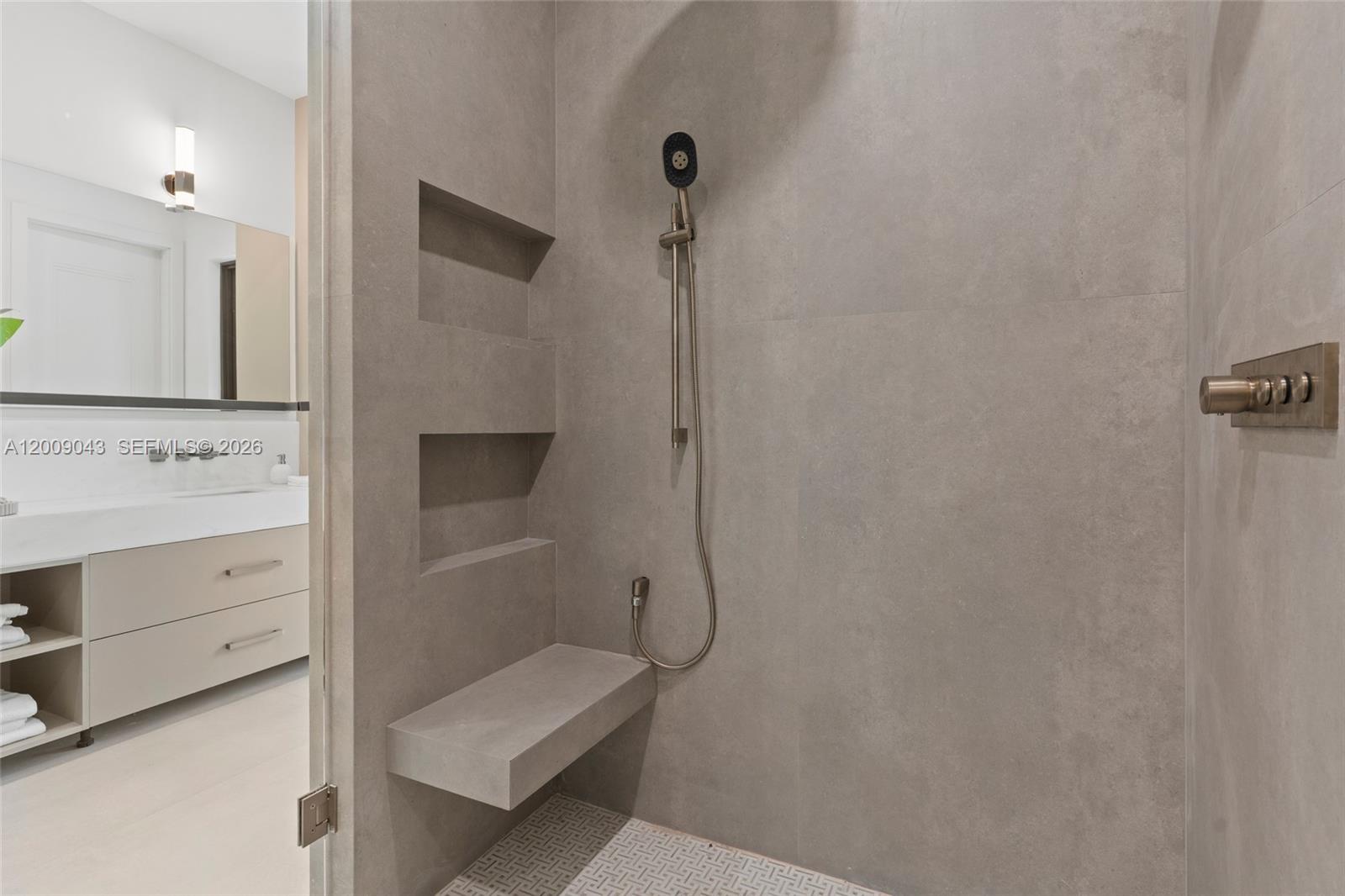 CORAL ESTATES - Residential