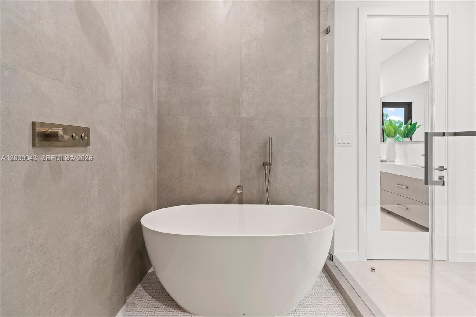 CORAL ESTATES - Residential