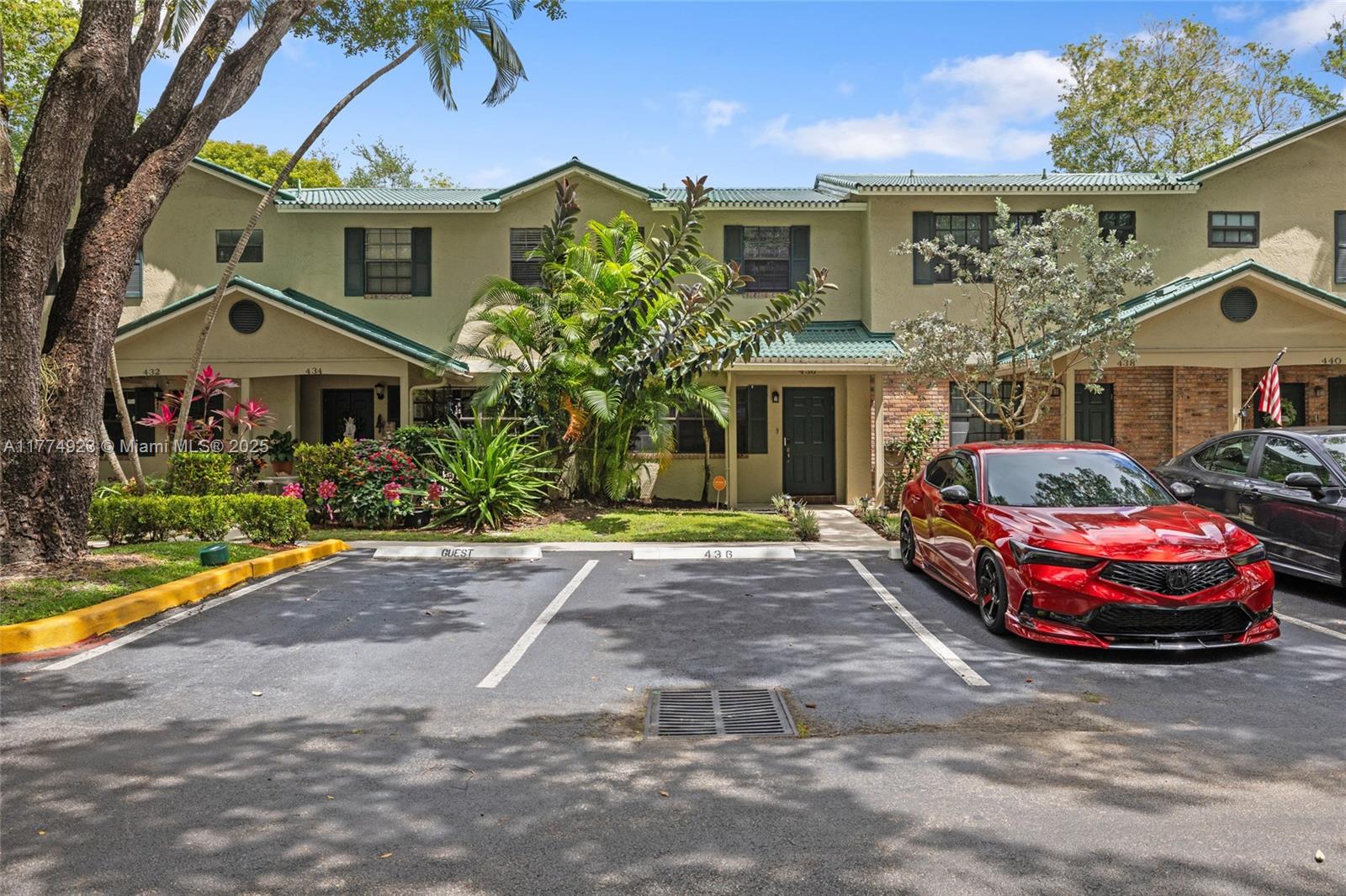 Property for Sale at 436 Westree Ln, Plantation, Miami-Dade County, Florida - Bedrooms: 2 
Bathrooms: 3  - $370,000