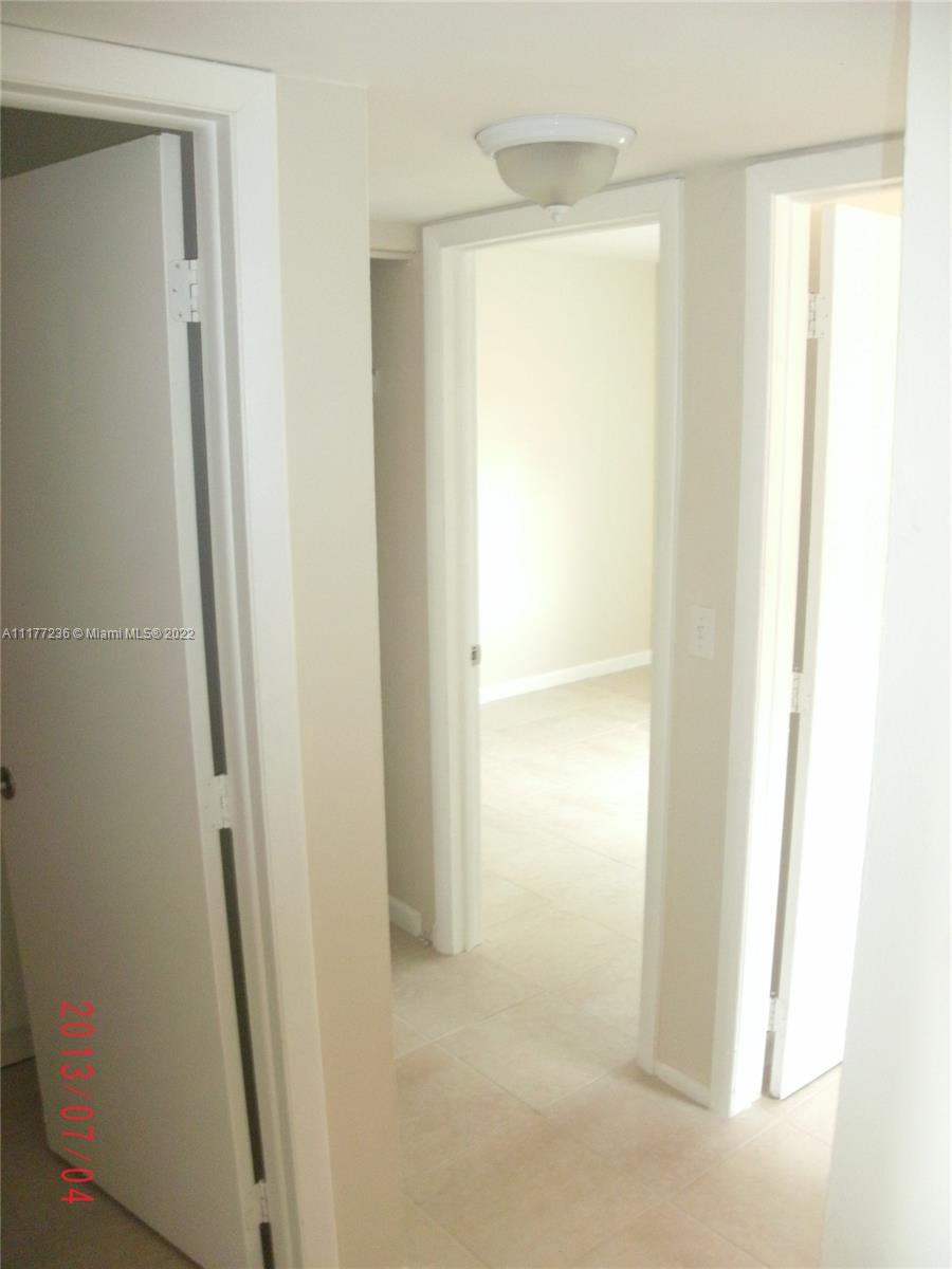 TOWN & COUNTRY PH I CONDO - Residential