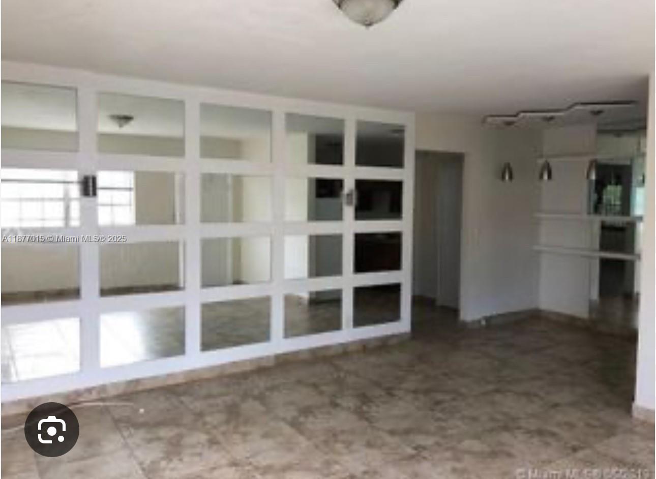 VILLA ELENA CONDO - Residential