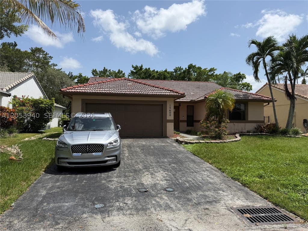 Photo of 15600 Gauntlet Hall Mnr, Davie, FL 33331 (MLS # A12053940)