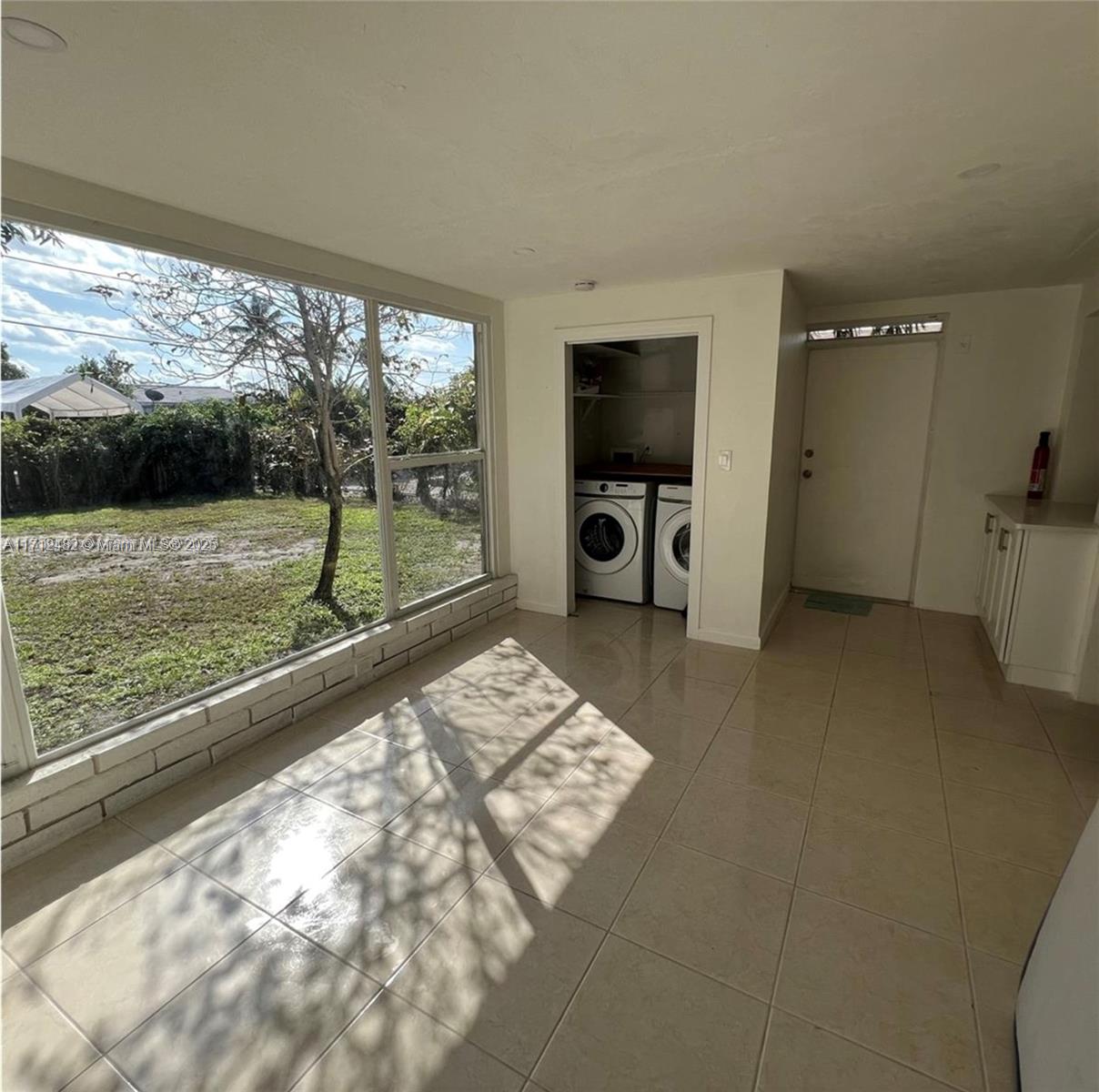 822 Avenida Hermosa