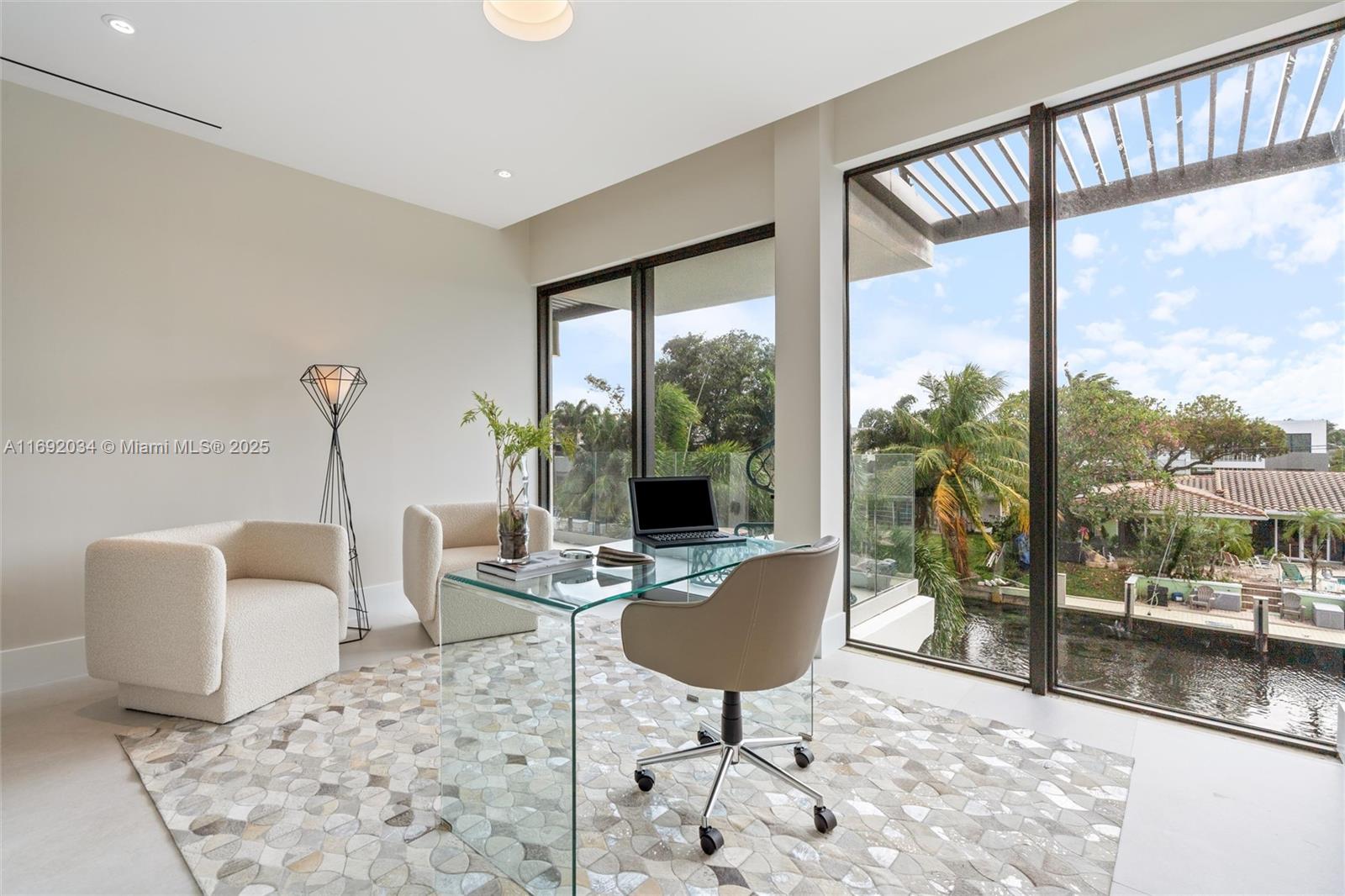 CORAL KEY VILLAS 1ST SEC - Residential