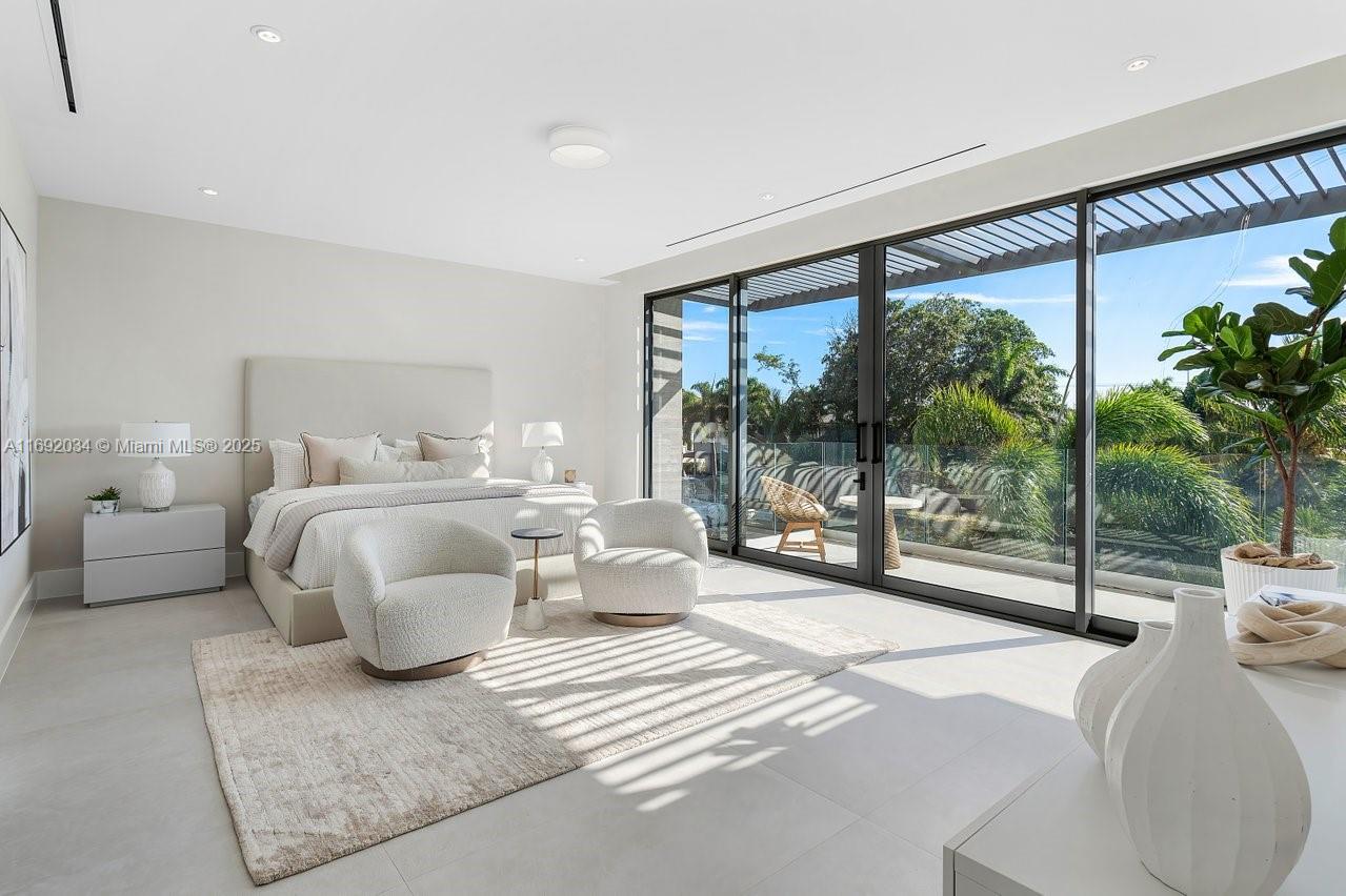 CORAL KEY VILLAS 1ST SEC - Residential