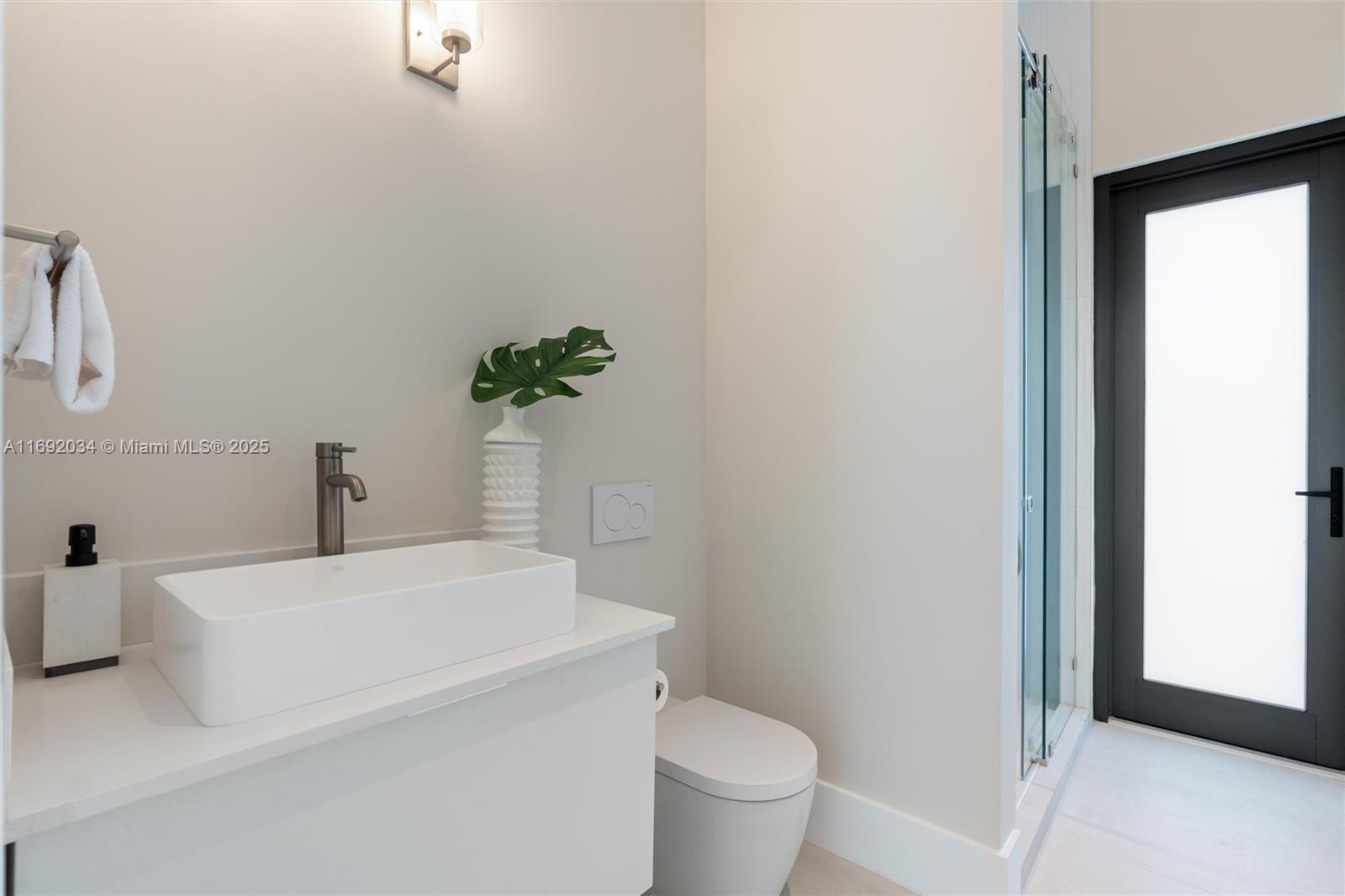 CORAL KEY VILLAS 1ST SEC - Residential