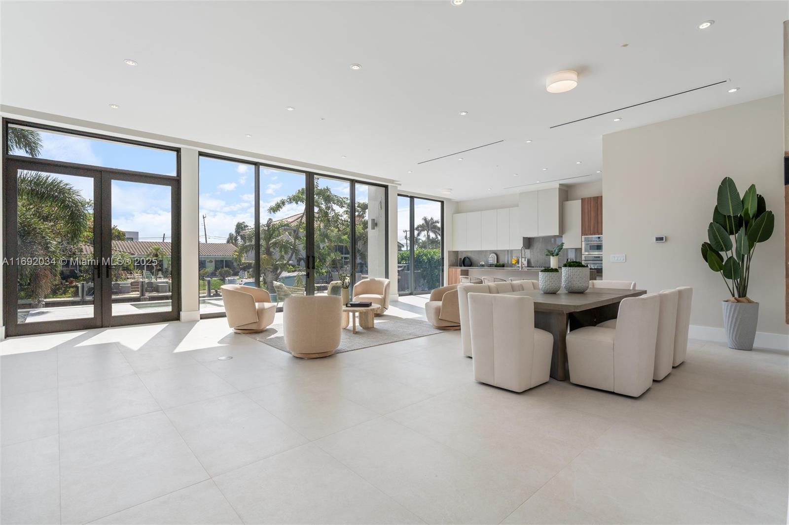 CORAL KEY VILLAS 1ST SEC - Residential
