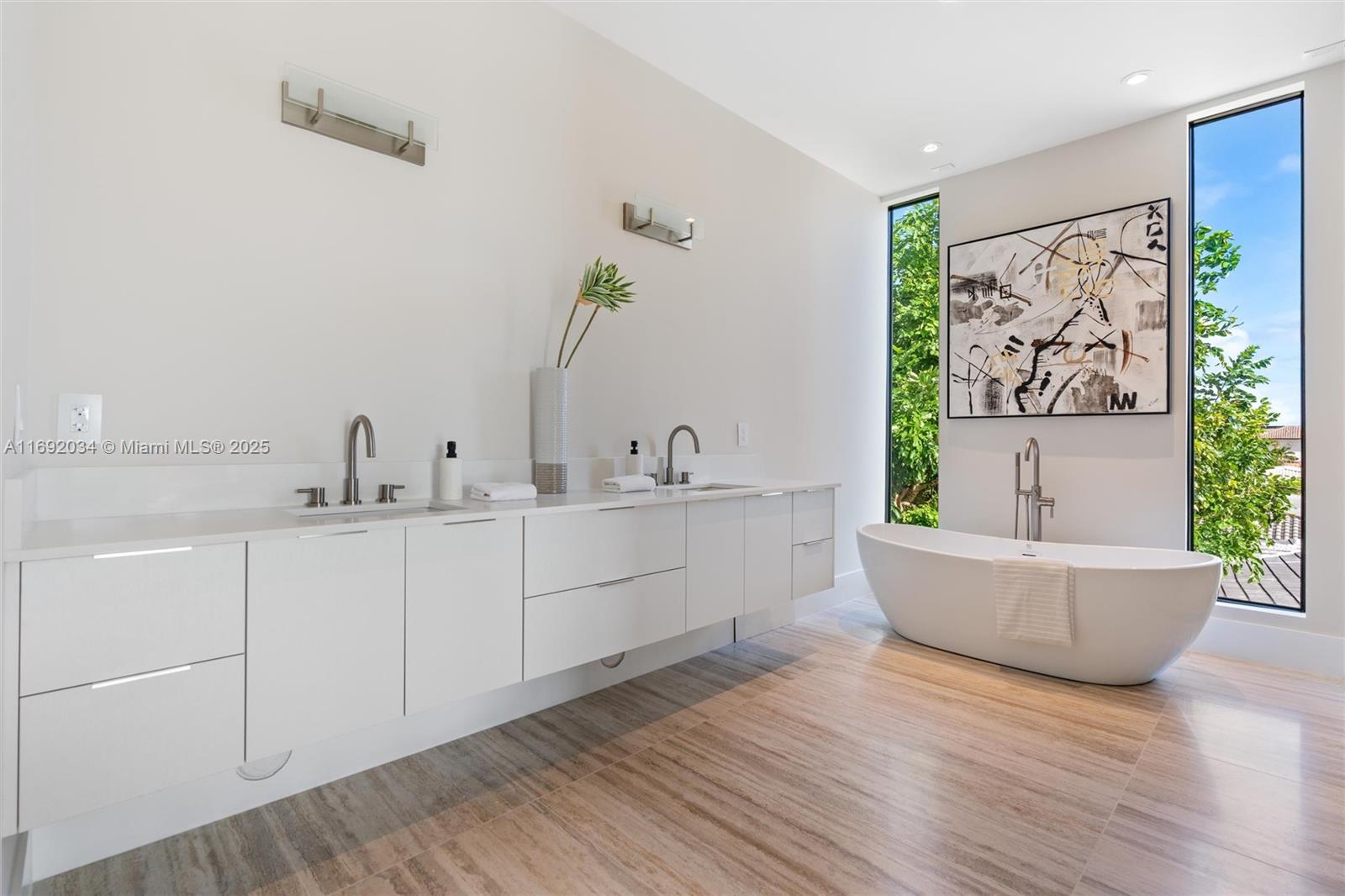 CORAL KEY VILLAS 1ST SEC - Residential