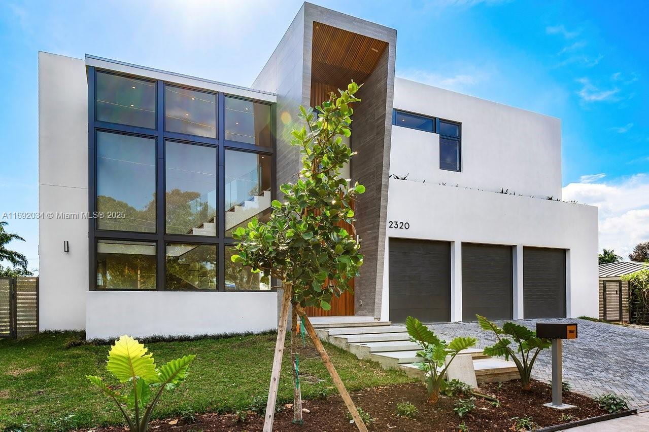 CORAL KEY VILLAS 1ST SEC - Residential