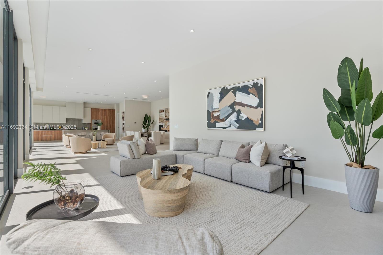 CORAL KEY VILLAS 1ST SEC - Residential