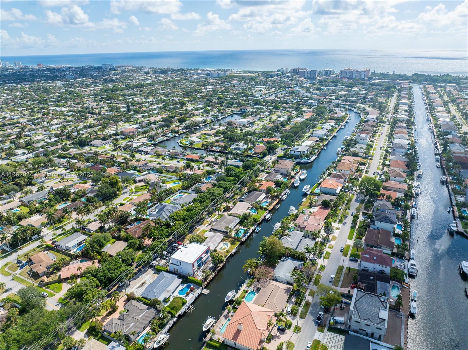 CORAL KEY VILLAS 1ST SEC - Residential