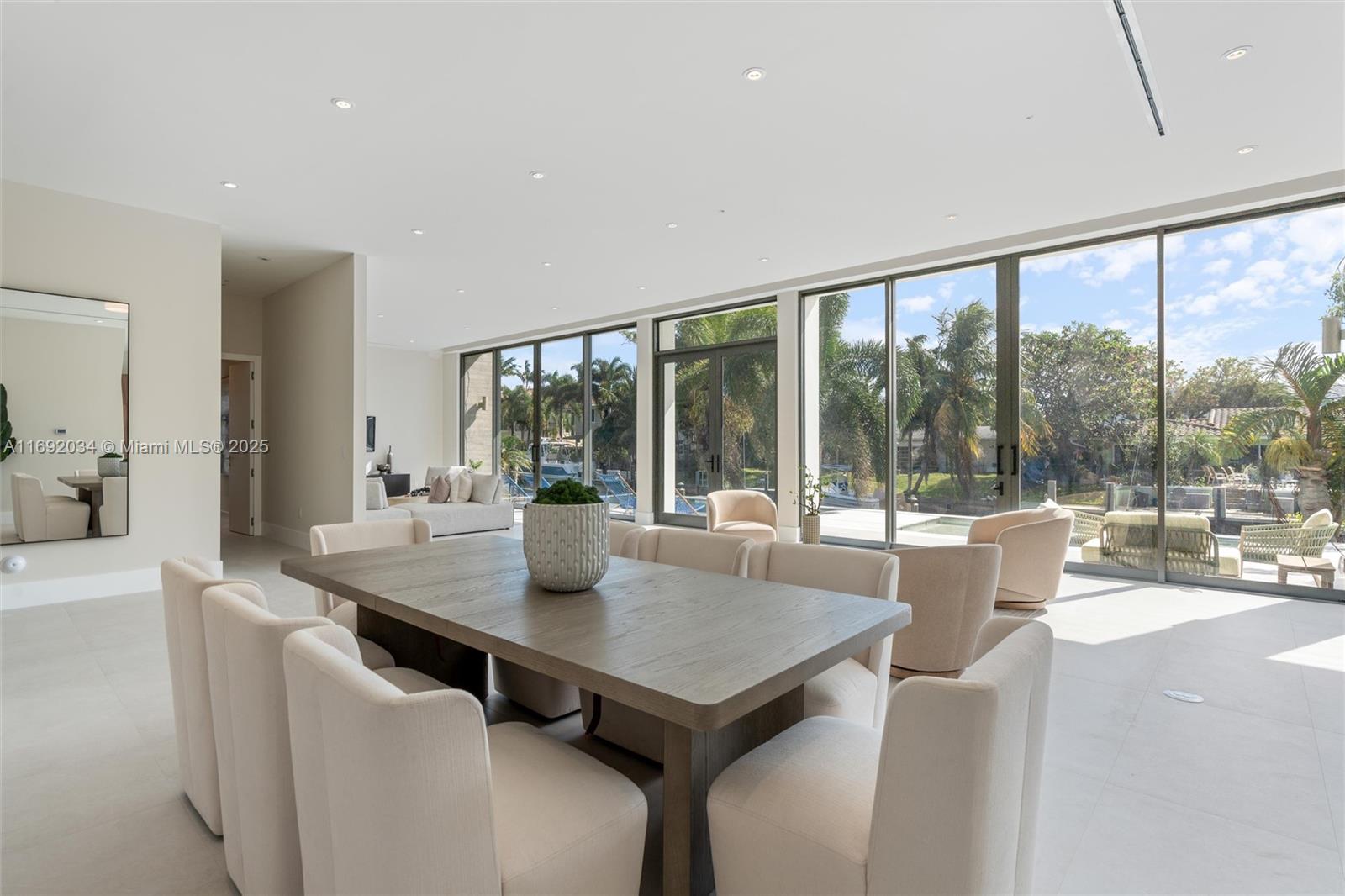 CORAL KEY VILLAS 1ST SEC - Residential