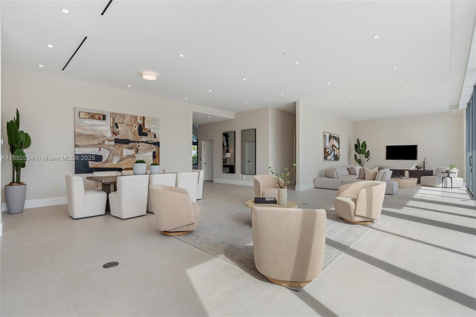 CORAL KEY VILLAS 1ST SEC - Residential