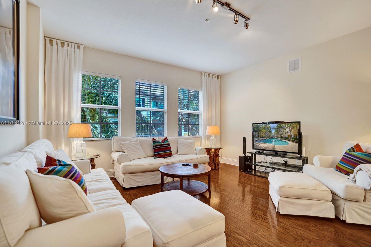 LATITUDE DELRAY BEACH CON - Residential Lease