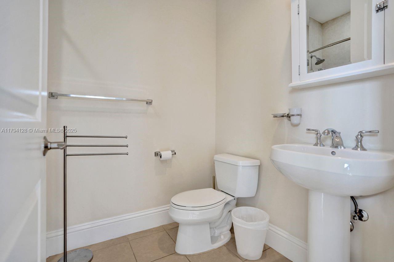 LATITUDE DELRAY BEACH CON - Residential Lease