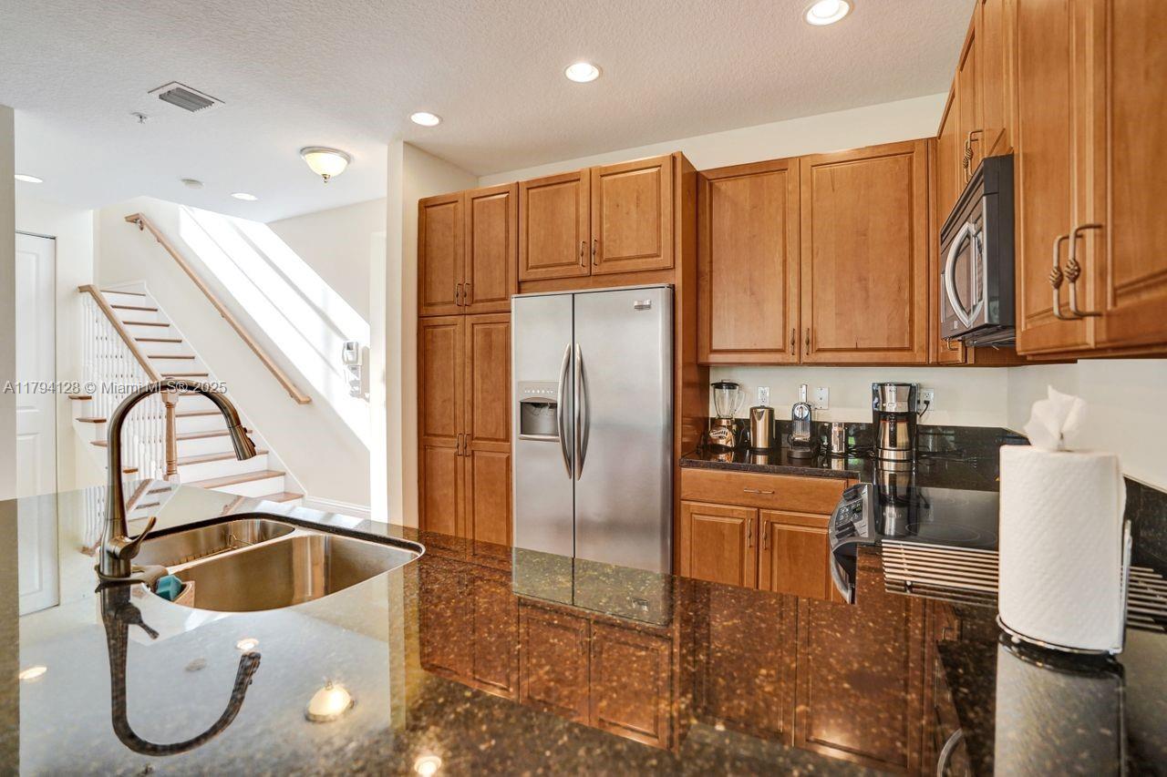 LATITUDE DELRAY BEACH CON - Residential Lease