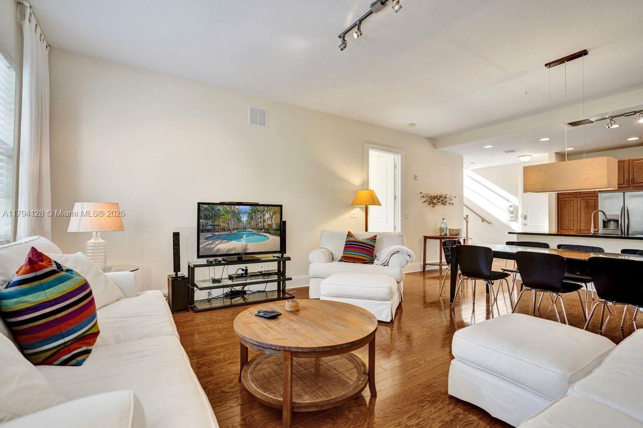 LATITUDE DELRAY BEACH CON - Residential Lease